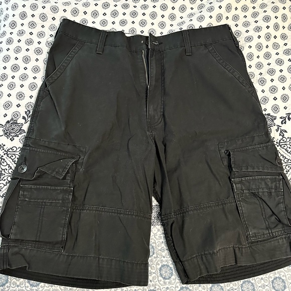 Levi’s cargo shorts—3 pairs - Picture 5 of 10